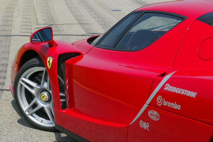 Детали экстерьера Ferrari Enzo 2002 года  (фото 29 из 127)